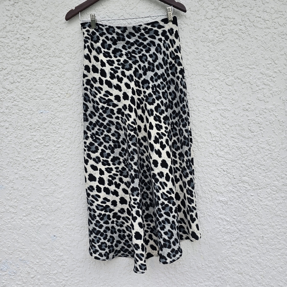 "Leopard Print Midi Skirt Animal Pattern Black White Trendy Chic Casual Dressy - Picture 5 of 9